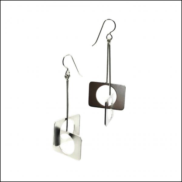 crossed rectangles with circles earrings picture