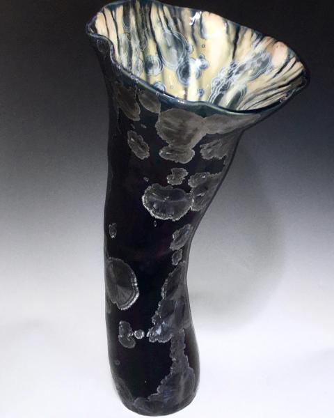 Calyx vase picture