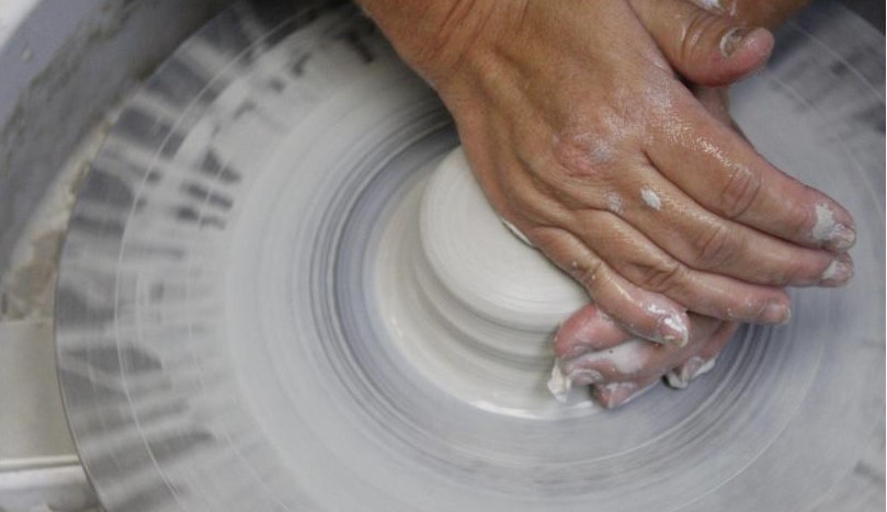 Sat. Morning Pottery Wheel Throwing Lessons