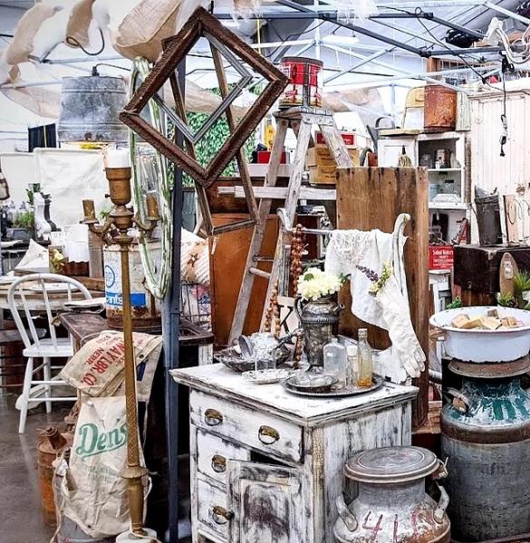 ANTIQUE/VINTAGE ~ Bates Nut Farm ARTS, CRAFTS, VINTAGE, CAR SHOW & FOOD TRUCK FESTIVAL11/5 & 6