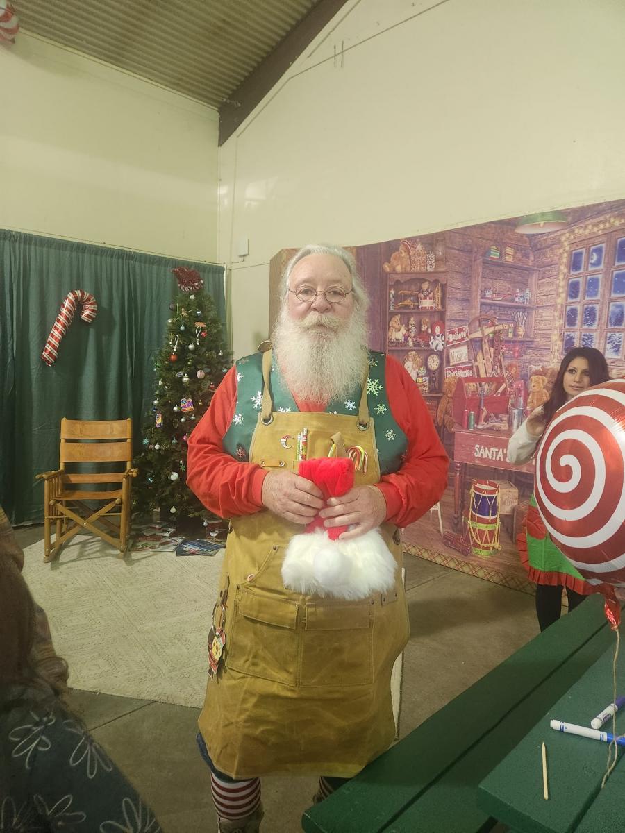 The jolly old elf, himself!