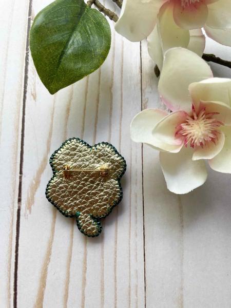 Dark green lucky clover brooch picture