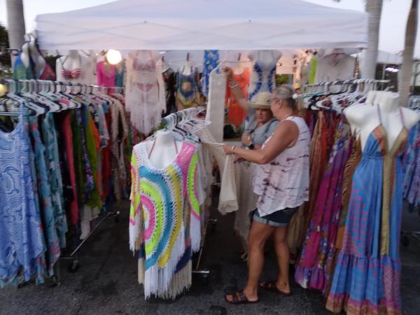 The beachwear &hat lady