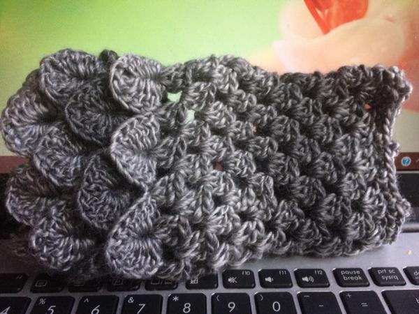 Dragonscale Fingerless Gloves picture