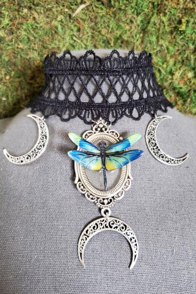 Dragonfly choker picture