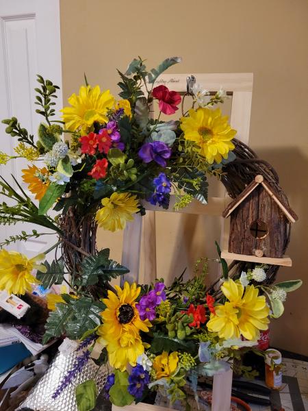 Bird House Wreath with Finch picture