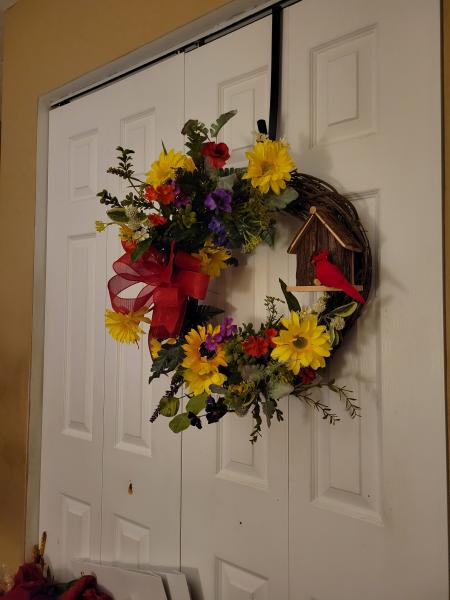 Bird House Wreath with Finch picture