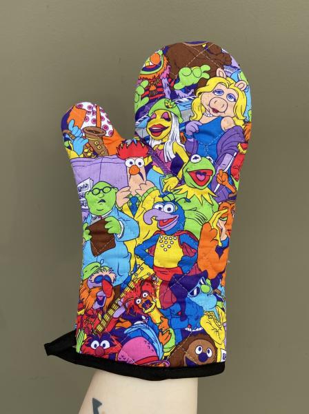 Puppets oven mitt picture