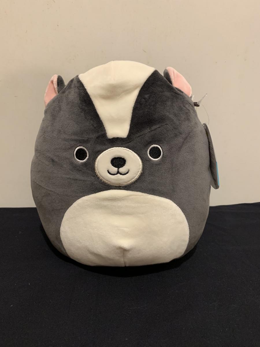 skylar the skunk squishmallow