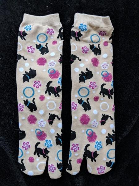 Beige Black Cat Tabi Socks