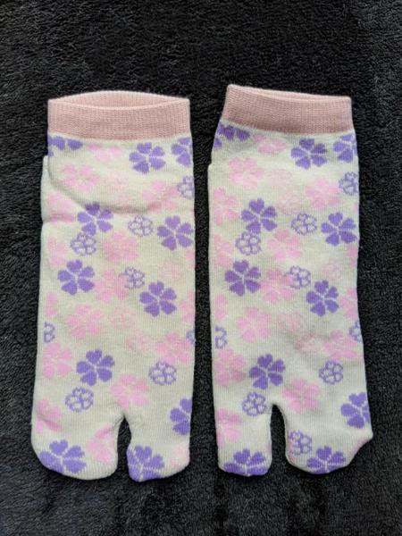 Pale Pink Sakura Tabi Socks picture