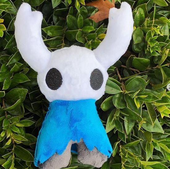 hollow knight worm plush