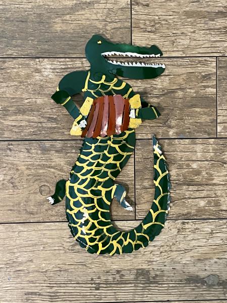 Accordion playing alligator picture