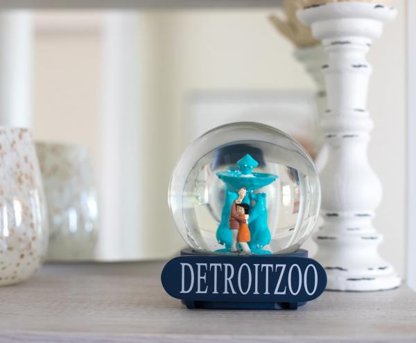 Coraline Detroit Zoo 6 Inch Collectible Snow Globe picture