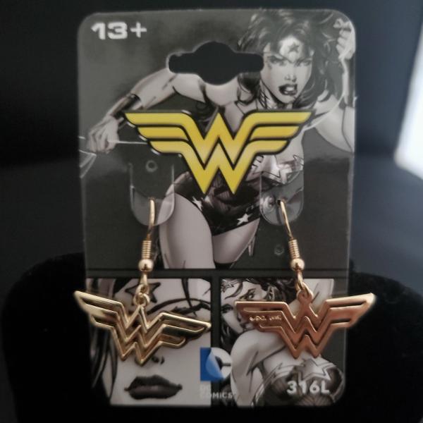 DC Wonder Woman dangly earrings picture