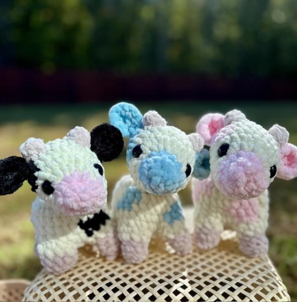 Cow Plushie - Soft and cuddly crochet cow stuffed animal for snuggling, ideal gift for animal lovers and children's birthdays.